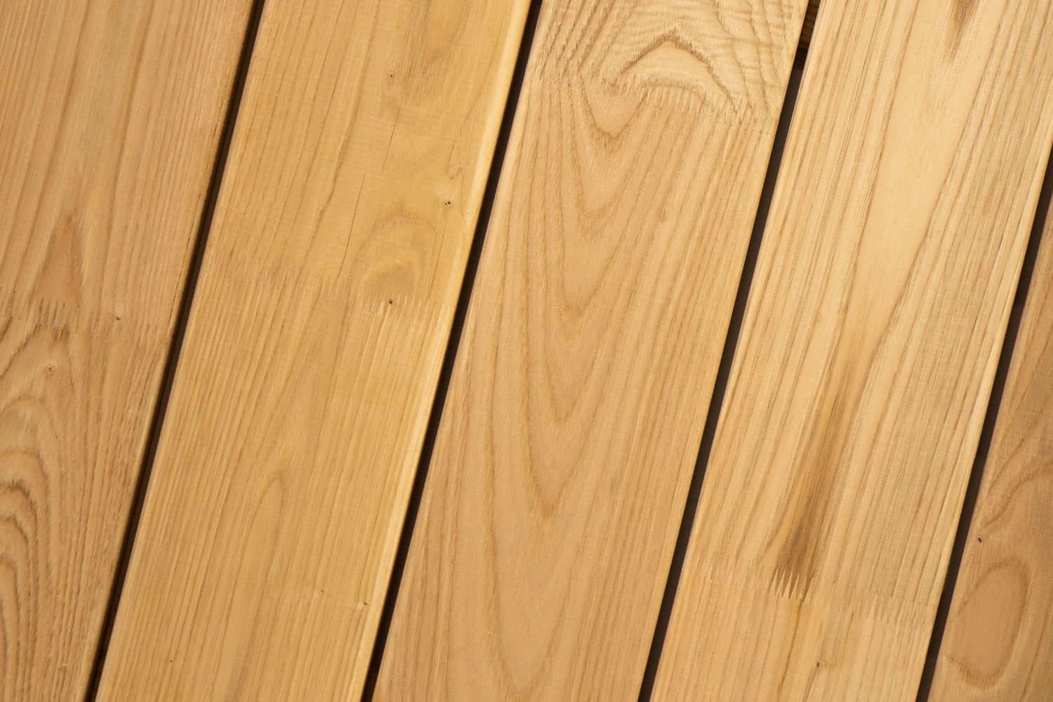 Holzterrasse aus Edelkastanie